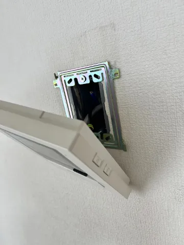 剥がされた室内インターホン画像