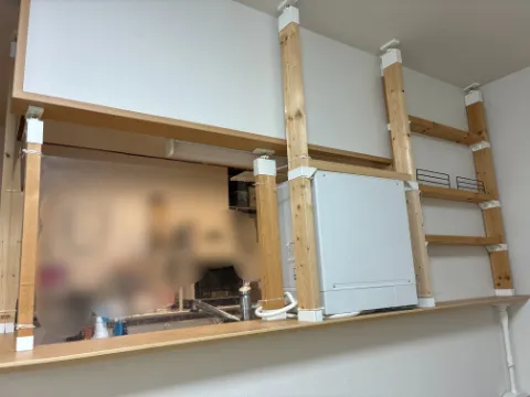 ラブリコとアクリル板でシンクを囲った画像